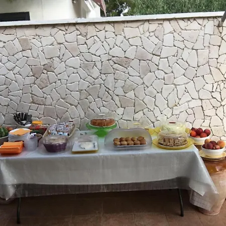 “angel Bay Punta Prosciutto” Is Located In The Heart Of Πανσιόν 3*