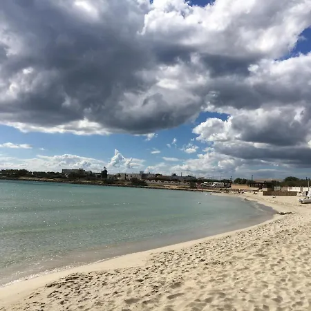 Πανσιόν “angel Bay Punta Prosciutto” Is Located In The Heart Of